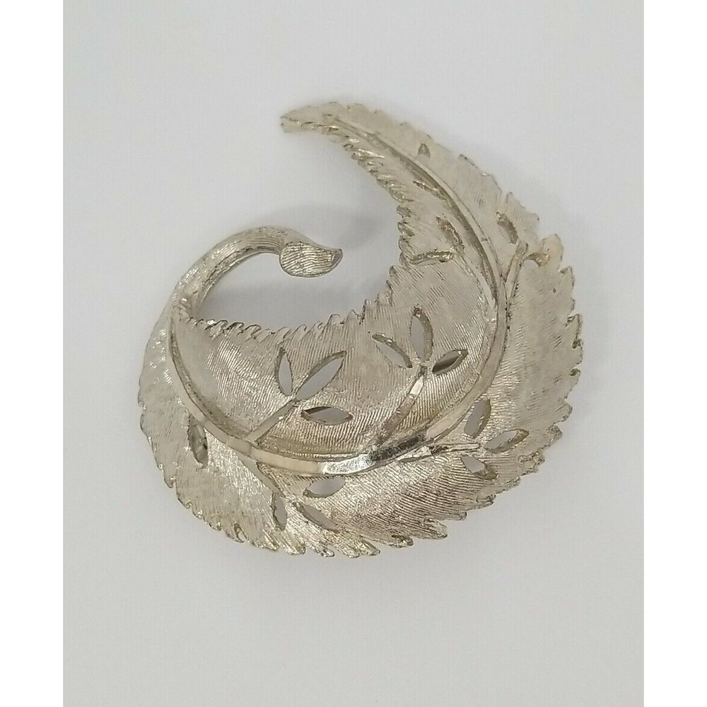 B.S.K. Brooch Silver Tone Openwork Leaves Lapel Pin Signed Leaf Nature Vintage - Picture 2 of 8